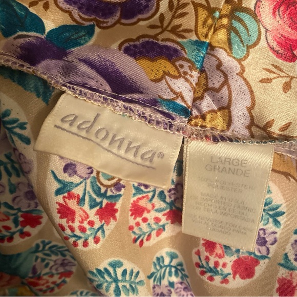 Adonna Gown & Robe - Picture 14 of 15